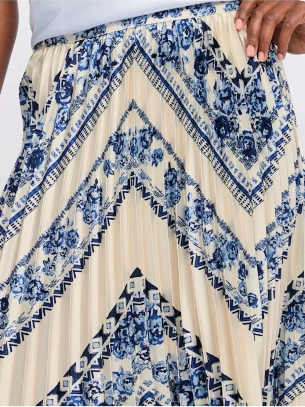 41 Hawthorn lightweight pleated